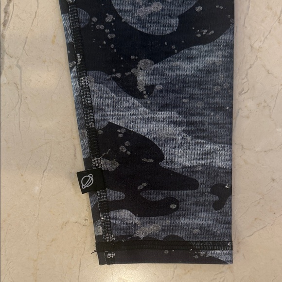 Terez Urban Camo Leggings - Black and Gray - Picture 6 of 12